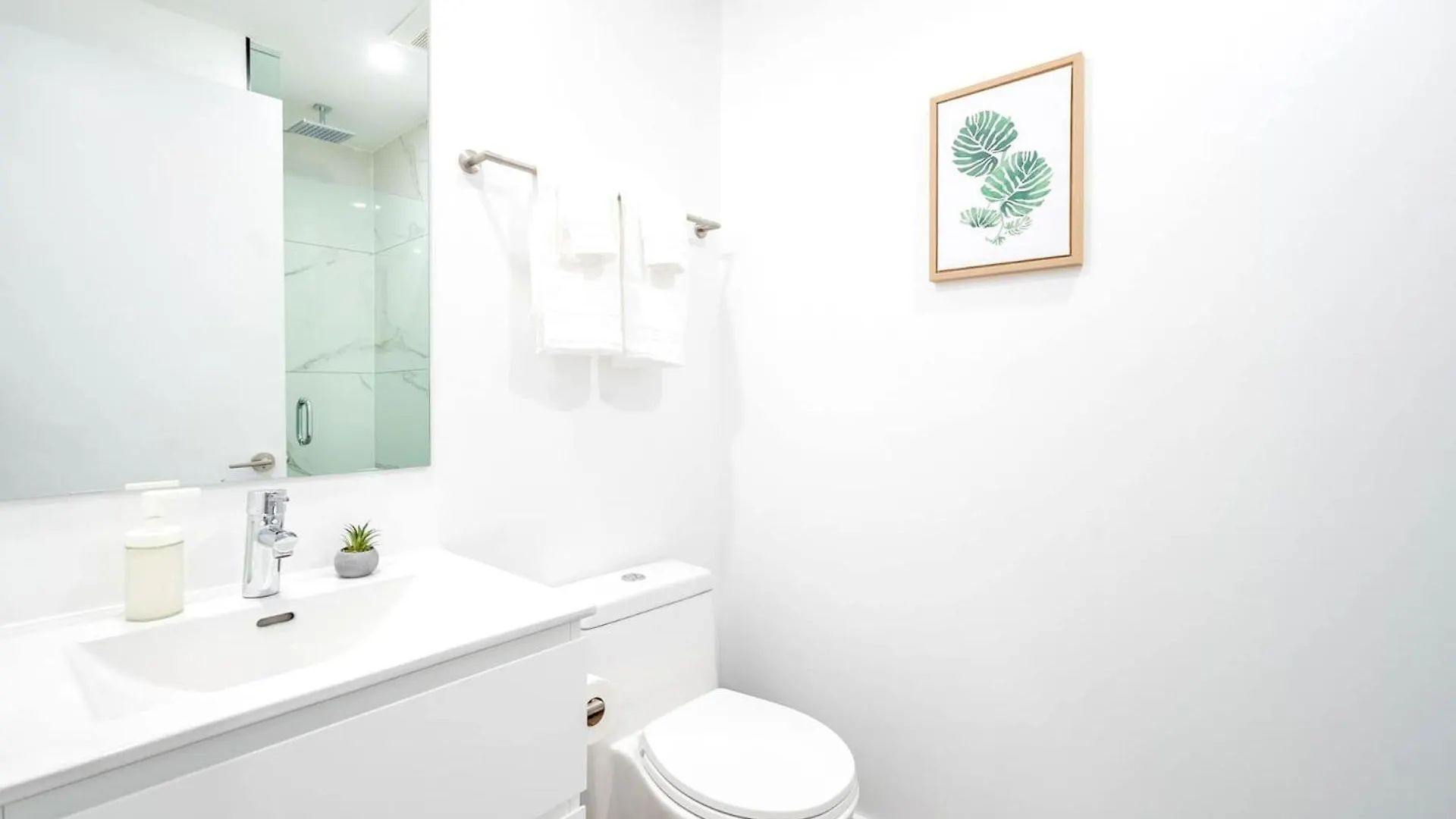 Spacious 2Br Apartment - Regent Park Near Downtown Toronto