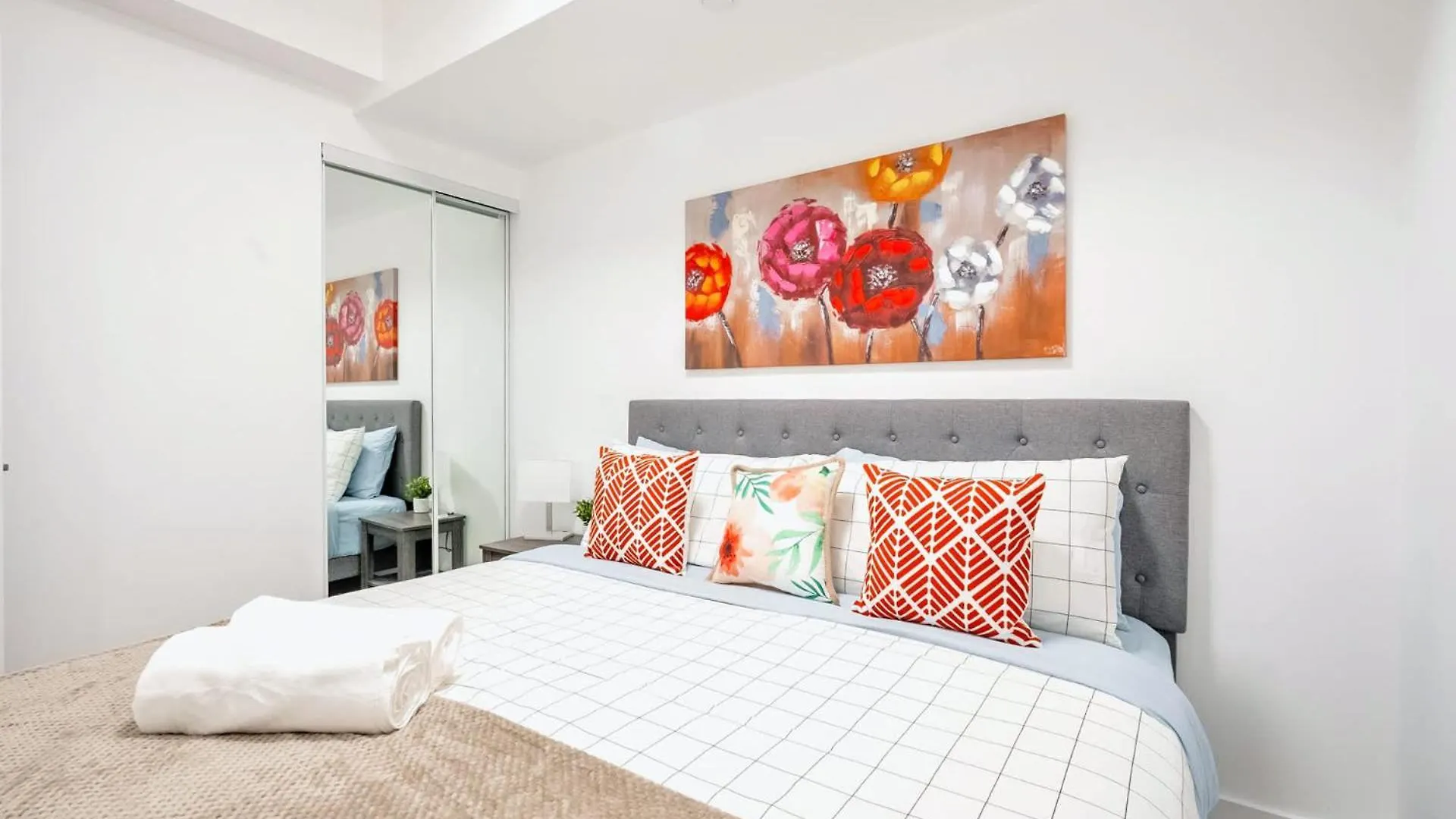 Spacious 2Br Apartment - Regent Park Near Downtown Toronto