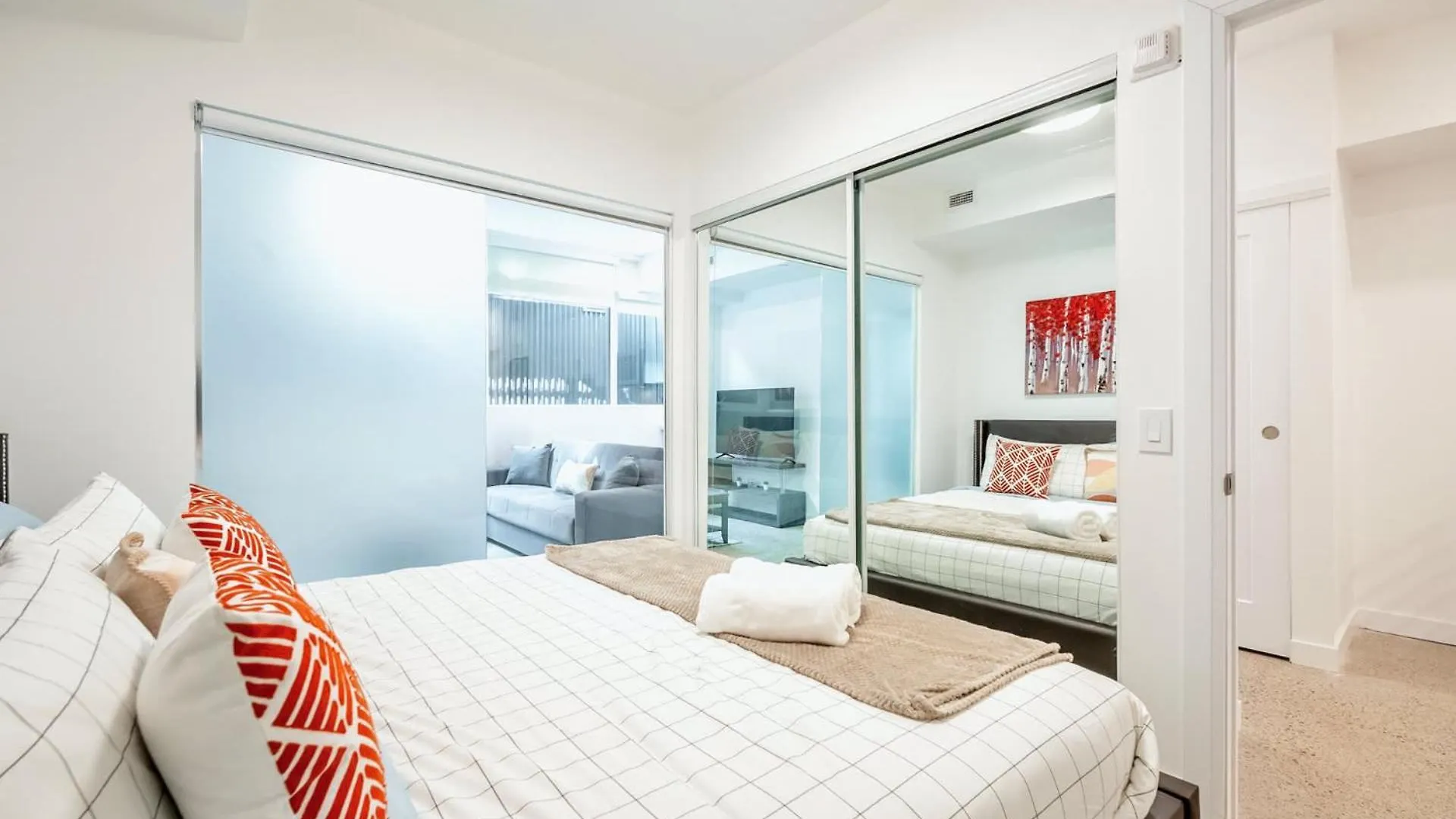 Spacious 2Br Apartment - Regent Park Near Downtown Toronto